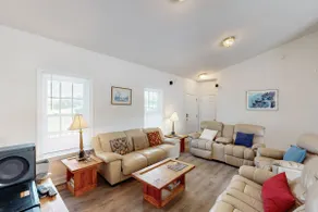 4BR Lakefront home w/dock, kayaks, canoes - Image 3
