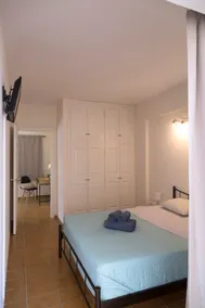 Loutraki Penthouse 3 minutes walk from the beach! - Image 4