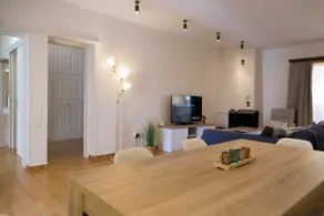 Loutraki Penthouse 3 minutes walk from the beach! - Image 2