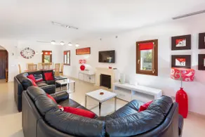 Beautiful 5 bedroom villa with private pool - Image 4