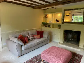 Sussex Farmhouse for Groups | Sleeps 8 - Image 3