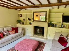 Sussex Farmhouse for Groups | Sleeps 8 - Image 4