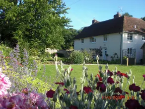 Sussex Farmhouse for Groups | Sleeps 8 - Image 2