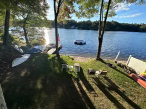 Cozy, 3BR lake-side retreat and outdoor oasis - Image 5