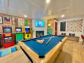 Time Traveler | Hot Tub, Arcade & Tiki Backyard - Image 4
