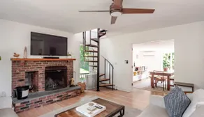 Quahog Cottage- Full Home with a private yard - Image 5