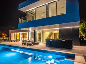 Luxus-Villa mit beheiztem Pool - Image 4