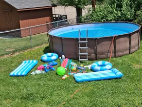 Family, Pool, Business, Dog, Arcade and Toys - Image 3