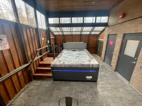 (203)Flagtown Lofts, 2 bed 2 bath, AC, W/HotTub - Image 2