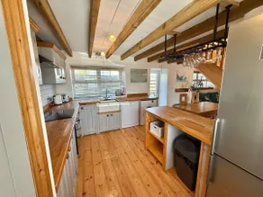 Stylish Cottage - Walk to Beach & Pubs & Fast WiFi - Image 5
