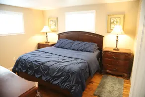 Centrally Located Redmond Retreat with Pool Table - Image 5