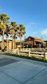 Brand new Luxury 4 bedroom home close to the beach - Image 2