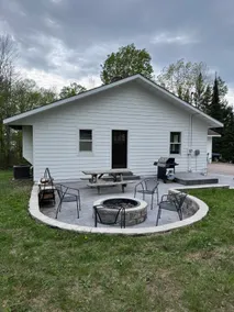 NEW LOOK! Prime Location for your Houghton Stay! - Image 4