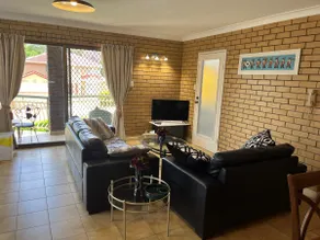 Exceptional yet affordable guest suite - Image 3