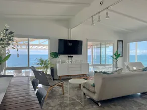 Oceanfront home | Fire pit & stunning views - Image 3