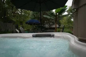 The Oasis Hideaway: Hot Tub, Fire Pit, 4Bed, Games - Image 3