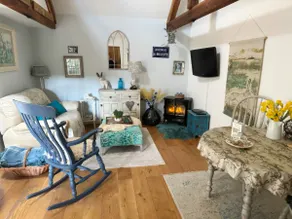 Charming Dog Friendly Barn Conversion & Paddock - Image 4