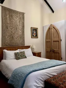 Quirky, comfortable, converted Chapel - Image 2