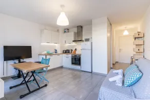 Le Cocon de Sophia: bright, terrace & pool - Image 2