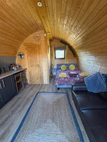 The Fox's Den, Luxury Cosy Mini Lodge, Highlands - Image 2