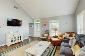Luxe 3BR Dog Friendly | Balcony | Firepit | W/D - Image 5
