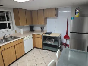 Newly Renovated Bed & Bath Apt - Image 5