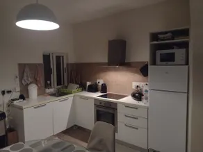 Central, spacious and quiet flat in St Gilian - Image 5
