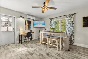 Oasis comfy Suite #1 Location~Heated pool~4 Guests - Image 5