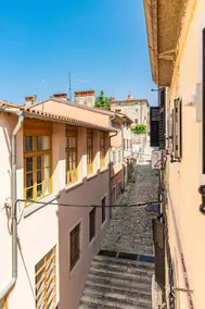 Apartment in the ❤️center of Pula - Image 3