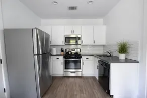 New Modern One Bedroom Apartment - Image 4
