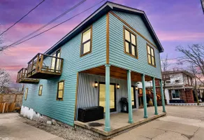 Perfect 3 Bedroom Steps To Beach With Parking! - Image 2