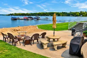 Crooked Lake Waterfront Condo: Beach+2 Kayaks+Dock - Image 2