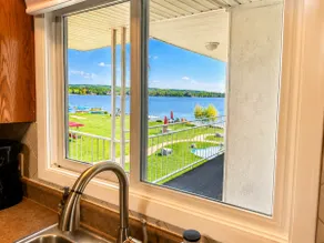 Crooked Lake Waterfront Condo: Beach+2 Kayaks+Dock - Image 5