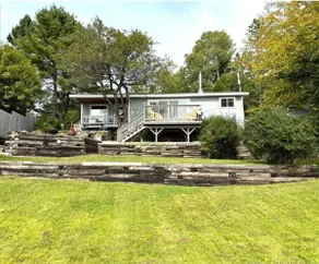 Waterfront cottage on tranquil Oak Bay! - Image 2