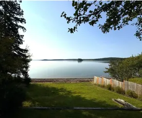 Waterfront cottage on tranquil Oak Bay! - Image 3