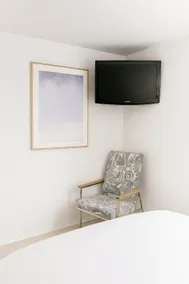 A Sweet Little Suite in Rayleigh - Image 5