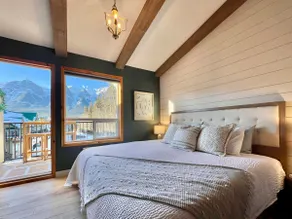 Two Storey Cozy Chalet W/2BR&2BA Balcony Mountain Views/By Banff Gate / Sleep 6 - Image 3