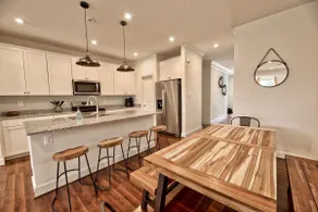 Bayside * 4BR Luxury Villa w 2.5 BA, Sleeps 12 - Image 5