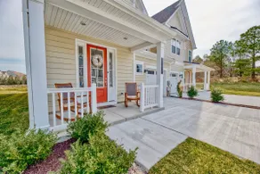 Bayside * 4BR Luxury Villa w 2.5 BA, Sleeps 12 - Image 2