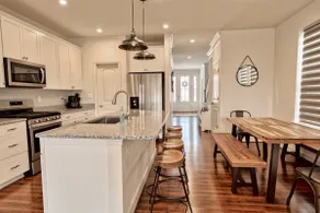 Bayside * 4BR Luxury Villa w 2.5 BA, Sleeps 12 - Image 4