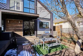 5-Star 5BR Home + Gym & 11AM Checkout! - Image 2