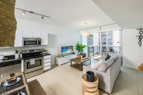 Guest Awarded Side Ocean View & Free Parking - Image 3