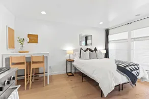 Manresa surf house street level full studio #3 - Image 3