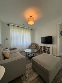 Early Check-In/Late Check-Out: The Cottage on Vine - Image 2