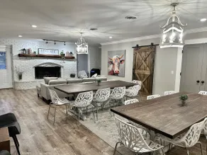 Lyric Retreat - Sleeps 23 w Pool - Image 3