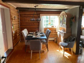 Cozy old log cabin - Image 4