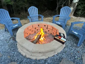 Gamers Paradise Apt *new fire pit and hot tub!* - Image 3