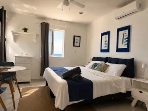 Casita Azul in front of the Caribbean Sea - Image 2