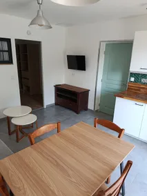 Quiet three-room apartment 15 minutes from the beaches and rivers - Image 4