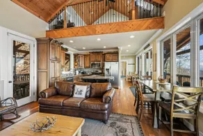 Treetop Terrace, West Jefferson amazing VIEWS - Image 4